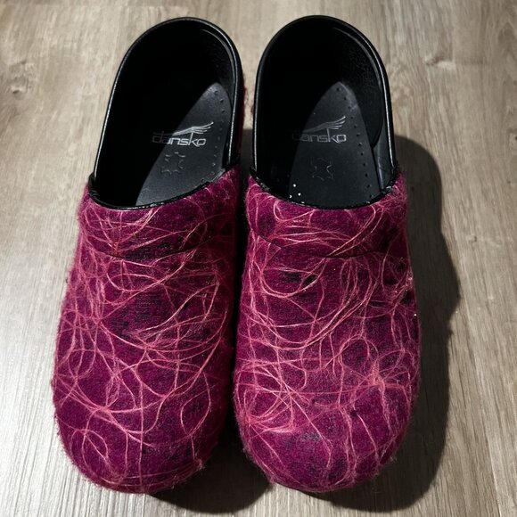 New! Dansko Professional Black Patent Leather Clogs W Red Abstract Overlay SZ 37 - Picture 2 of 7